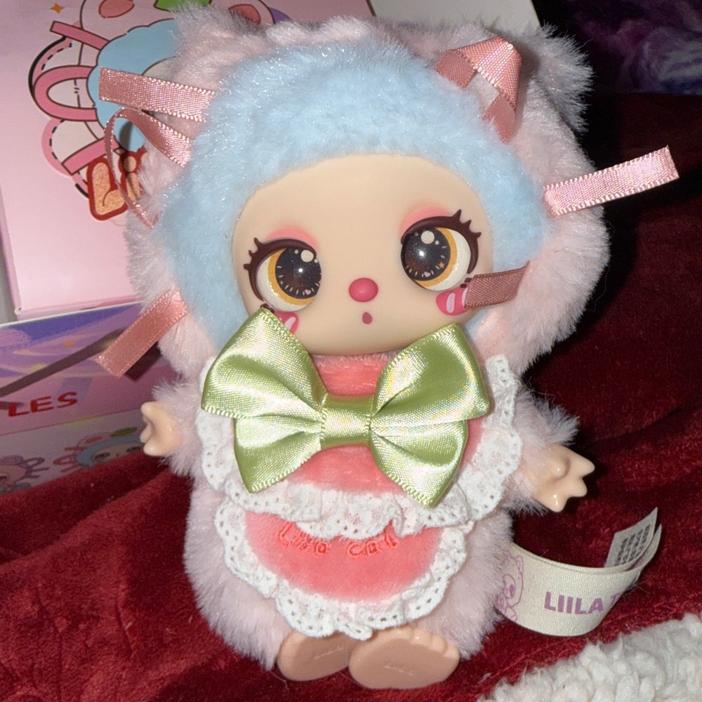 Liila’s Chef Kitten - Confirmed White Peach Jam Donut